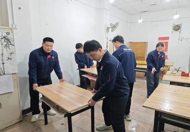 傳承雷鋒精神，勇于奉獻擔當