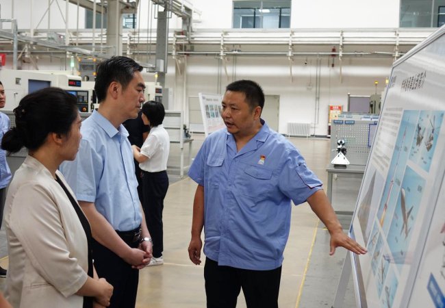 河南省工信廳黨組成員、副廳長孫永民一行蒞臨公司考察調(diào)研
